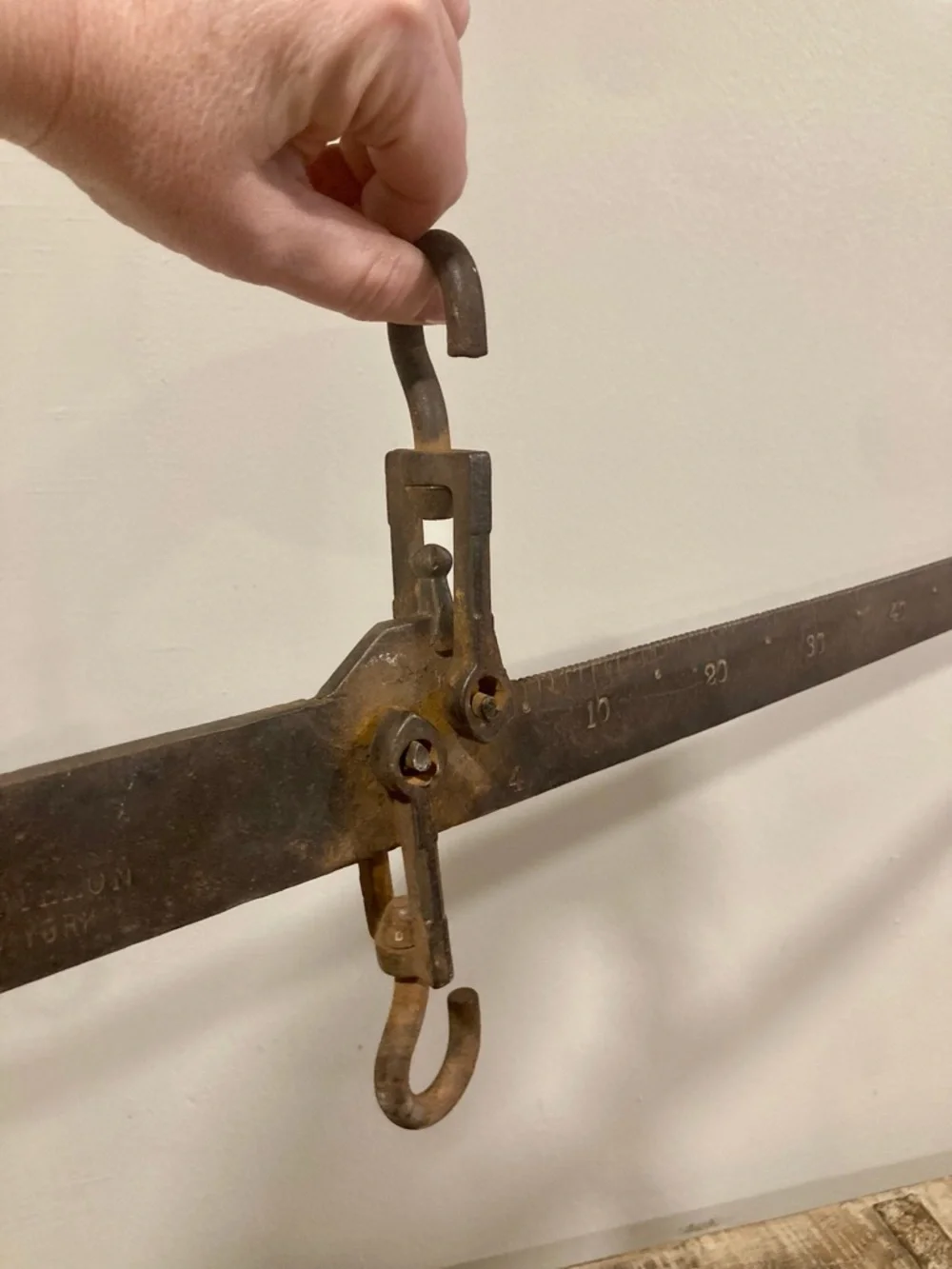 Antique Chatillon 100 lb Steelyard Scale w/ Weights – Rustic Industrial Decor